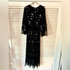 STUNNING SEQUIN & EMBROIDERED BLK LACE BUTTON BACK DRESS SIZE SMALL